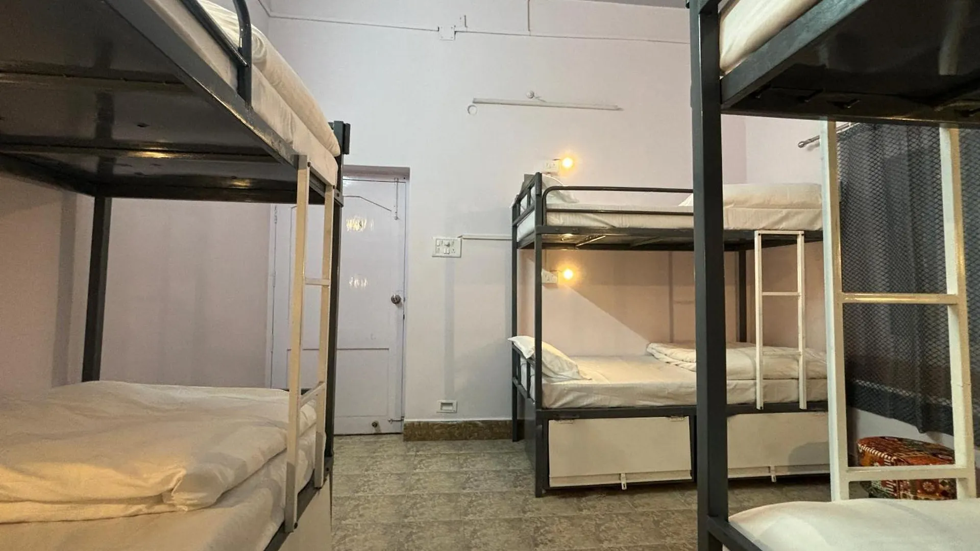 Dormtales Hostel Varanasi Hindistan