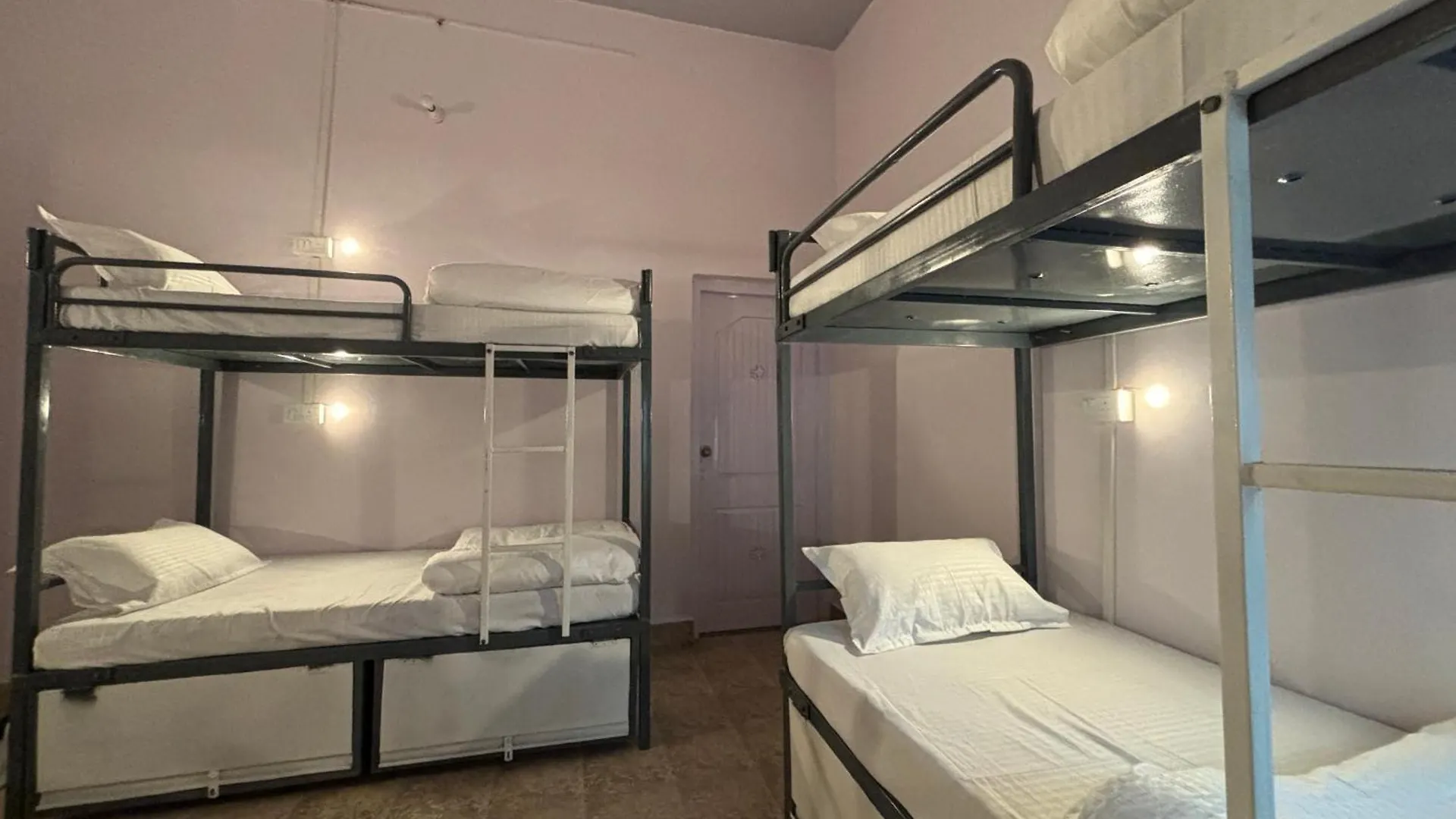Dormtales Hostel Varanasi 0*,