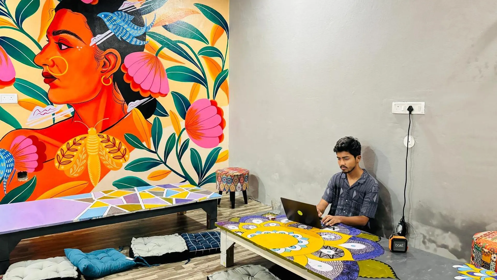 Dormtales Hostel Varanasi