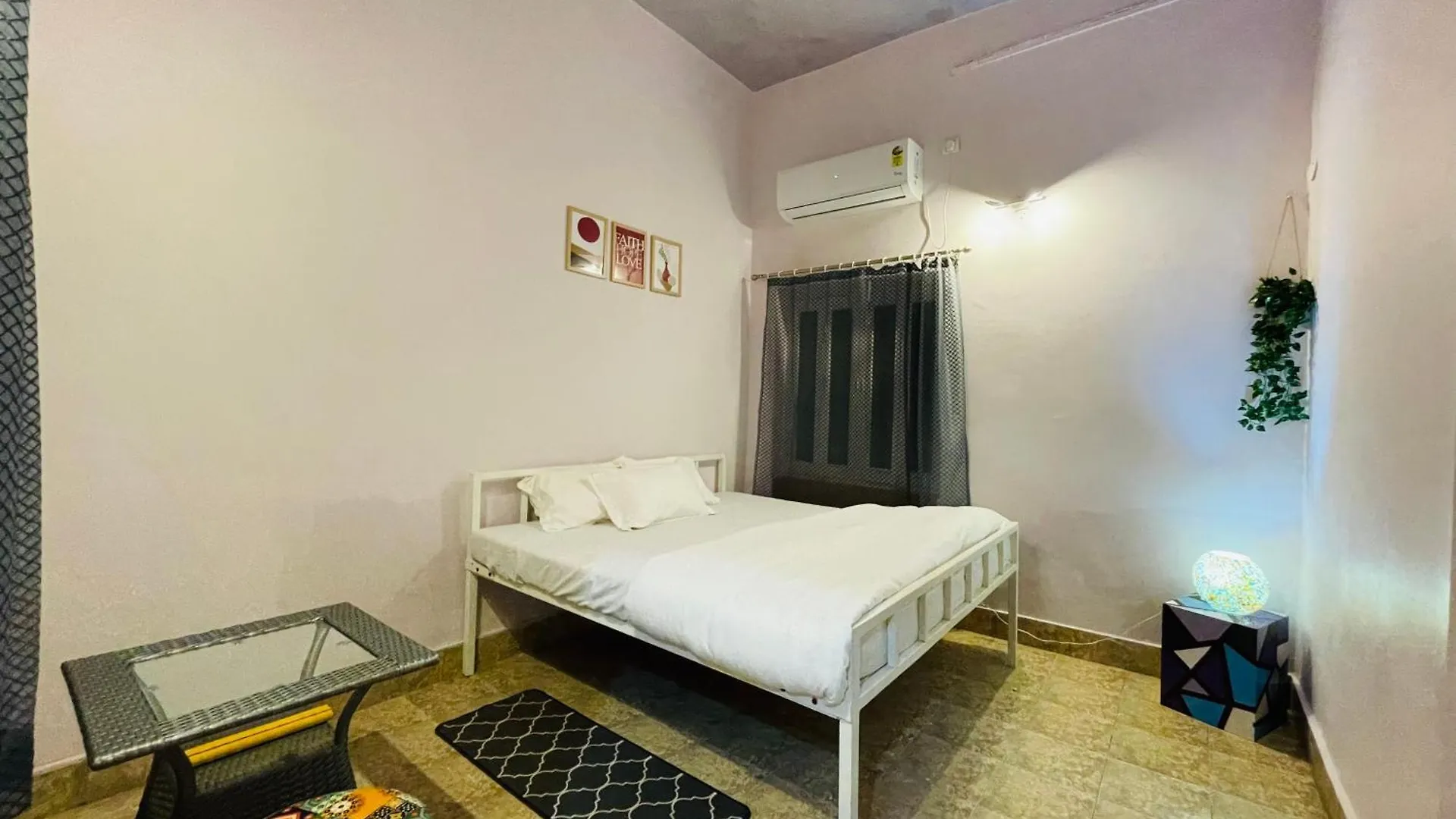 Dormtales Hostel Varanasi